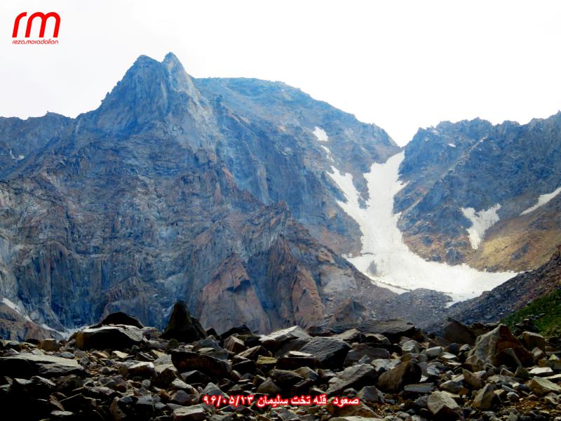 قله تخت سلیمان - نمای شمالی قله تخت سلیمان و یخچالش