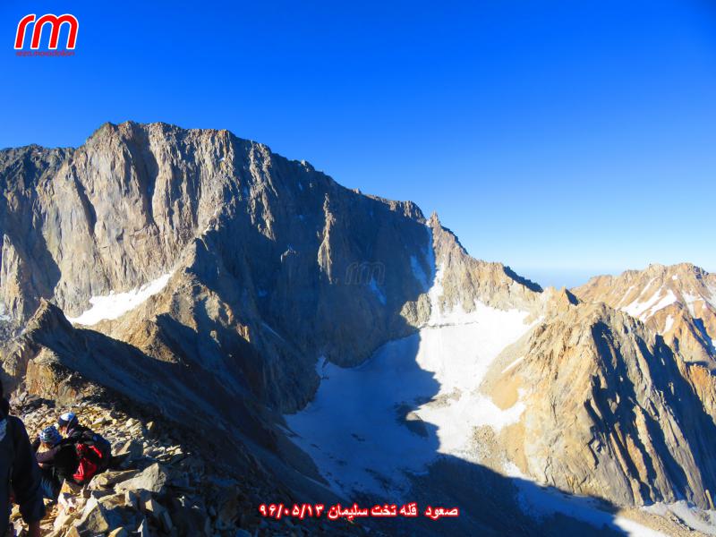 قله تخت سلیمان - یخچال اسپیلت و دیواره غربی علم کوه